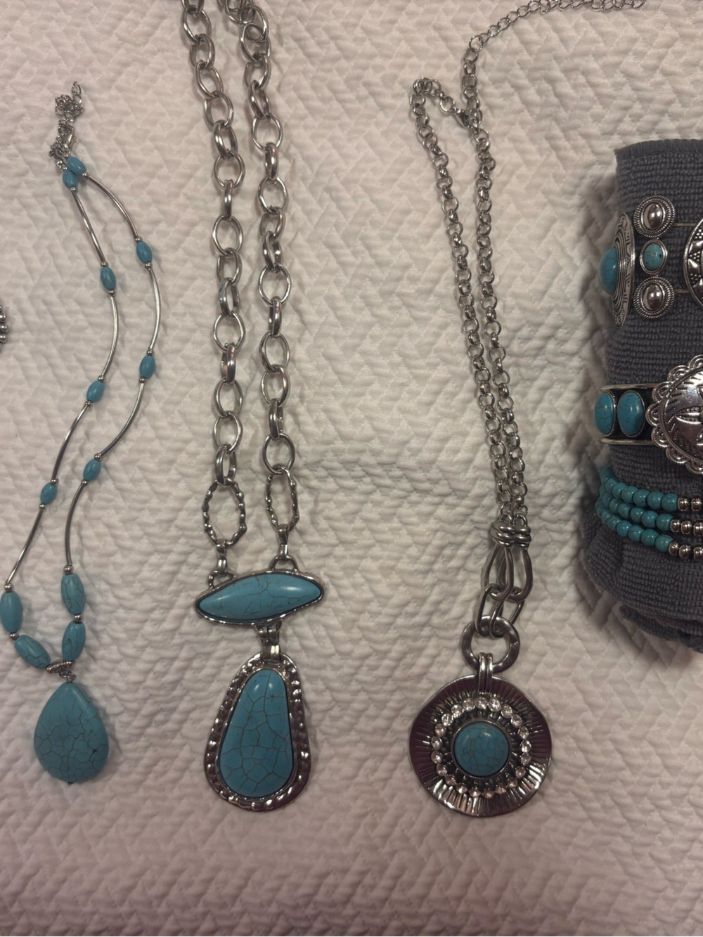 paparazzi Turquoise and Silver Statement Necklace and Bracelet Set